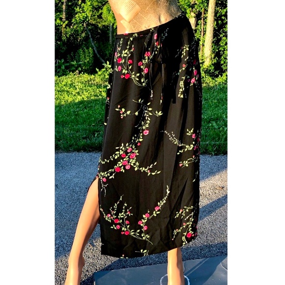 VTG 90s KATHIE LEE Collection Black~Red & Pink Floral A-Line Maxi Skirt~ 6 - Picture 2 of 11